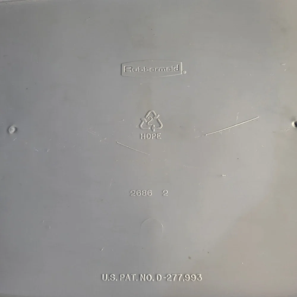 Vintage Blue Rubbermaid 18